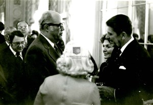 Image description is not available for 1977.101